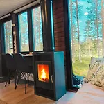 샬레 Lapland Riverside 1 Vadelma, Yllaes, Tiny With Sauna, Fireplace, Terrace, Bbq, Wifi, Ski, Fishing, Pets Ok Äkäslompolo